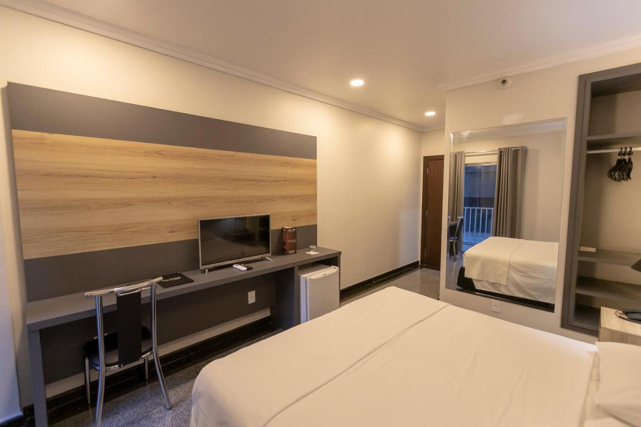מנאוס Da Vinci Hotel & Conventions מראה חיצוני תמונה