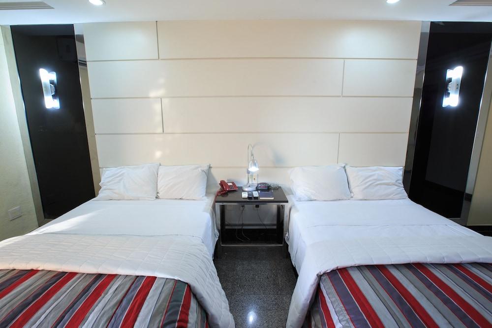 מנאוס Da Vinci Hotel & Conventions מראה חיצוני תמונה