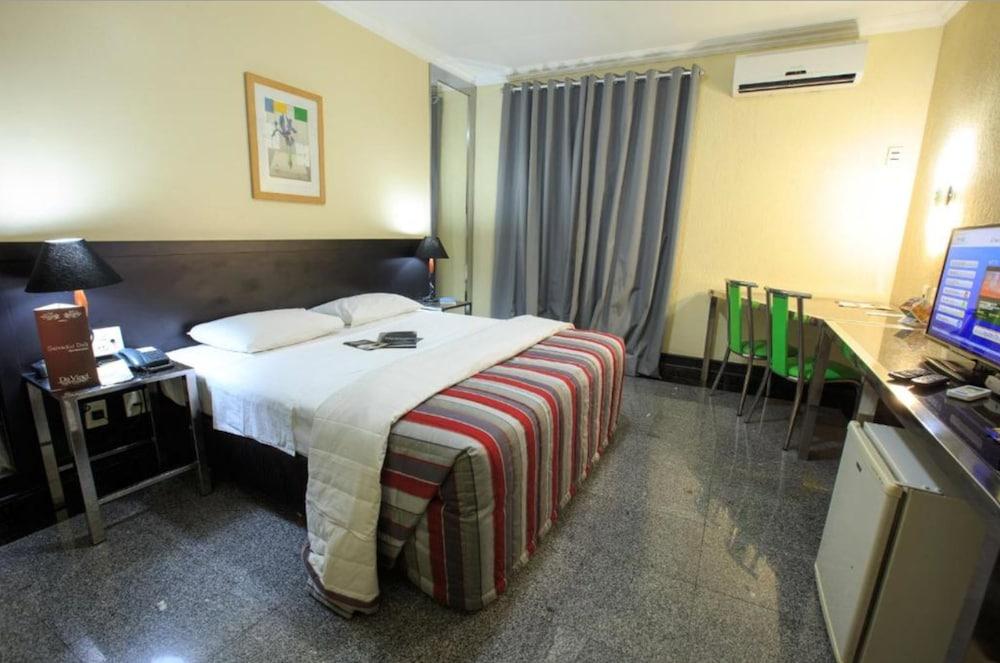 מנאוס Da Vinci Hotel & Conventions מראה חיצוני תמונה
