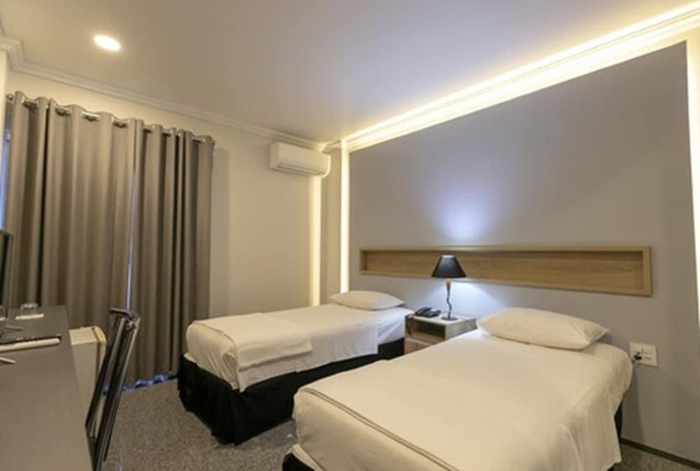 מנאוס Da Vinci Hotel & Conventions מראה חיצוני תמונה
